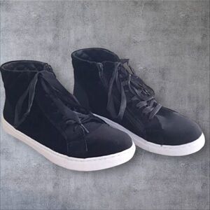 🖤 Steve Madden Endira Black Velvet High-Top Sneakers w/ Side Zip | Size 8.5